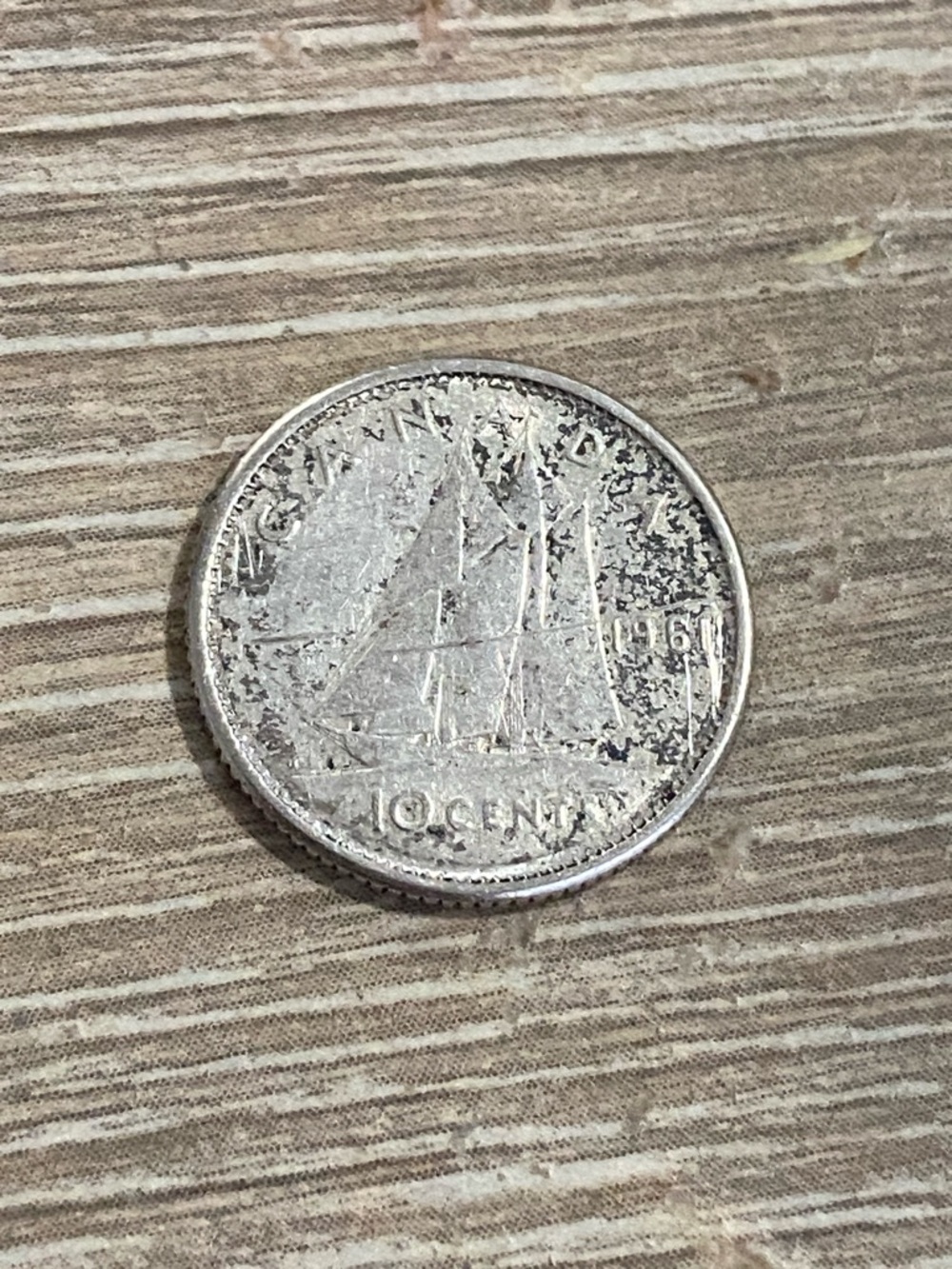 1961 Canadian 10 cent Queen Elizabeth II 80% Silver Dime